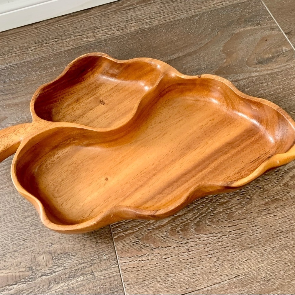 Vintage Woods of Hawaii Honolulu finest at Waikiki monkey pod tray